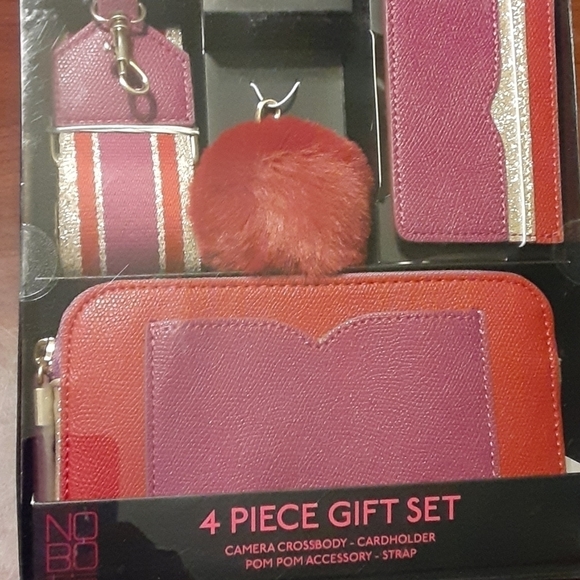 4 Piece Gift Set. NWT - Picture 3 of 5